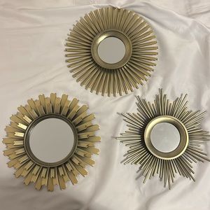 Sunburst mirror set.